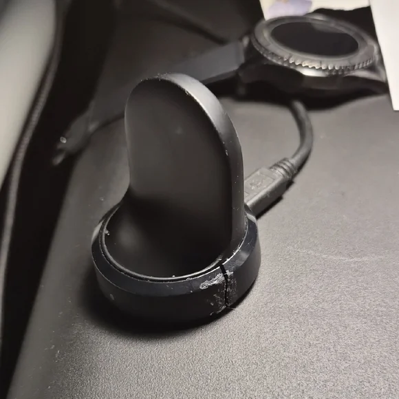 Samsung Gear S3 Frontier Smartwatch - Classic Black - Picture 3 of 7